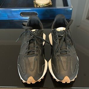 New Balance 327 size 7